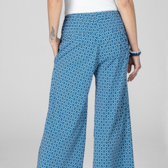 Geometric Printed Portofino Ankle Resort Pant: Summer Geo - Picture 3 of 5